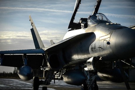 فیگارو: جنگنده‌های فرانسه منتظر دستور برای حمله به سوریه هستند
