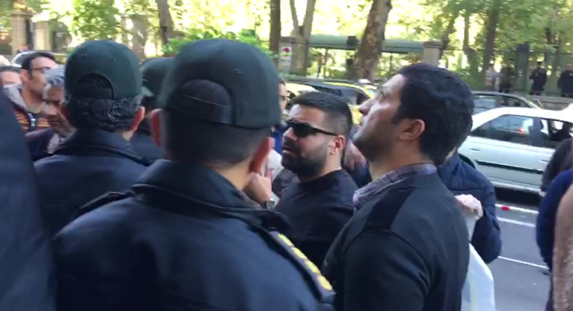 اعتراض پیمانکاران طلبکار مقابل شورای شهر تهران +فیلم