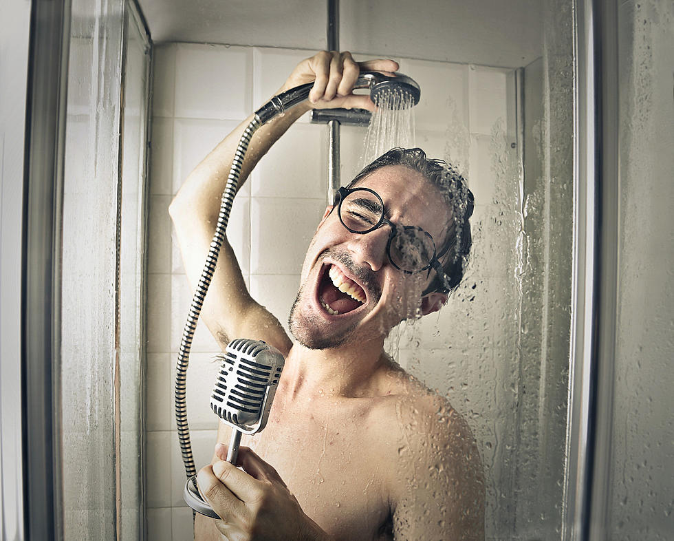 فواید جالب آواز خواندن در حمام برای بدن