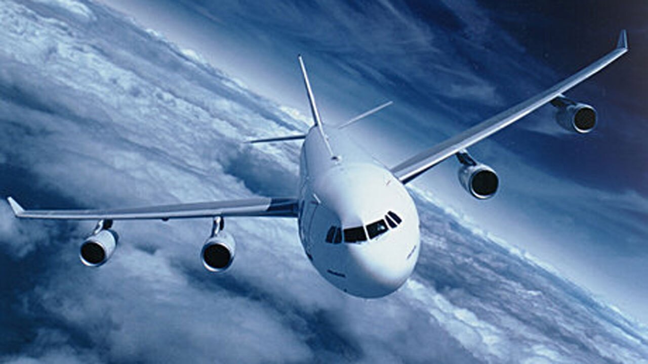 وحشت مسافران به علت تلاطم هواپیما + فیلم