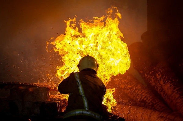 مرگ یک کارگر در آتش‌سوزی خیابان ۱۷ شهریور