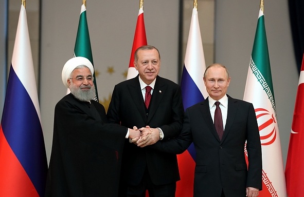 روایت توییتری ظریف از نشست سران ایران، روسیه و ترکیه