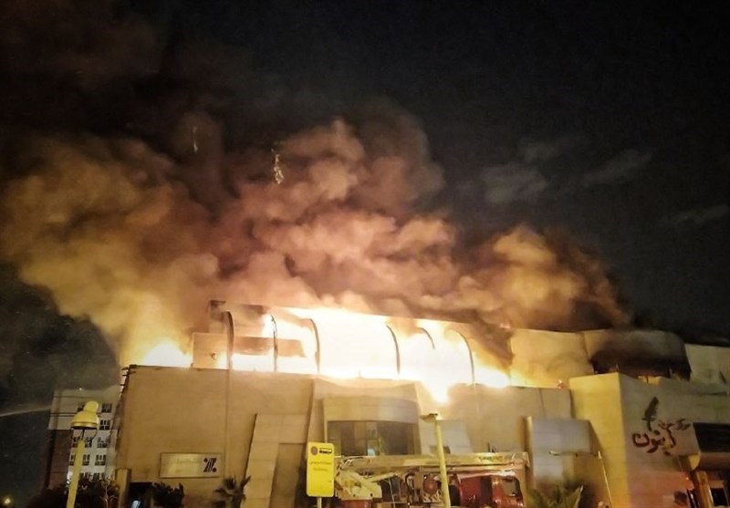 آتش‌سوزی گسترده در مرکز تجاری زیتون +عکس