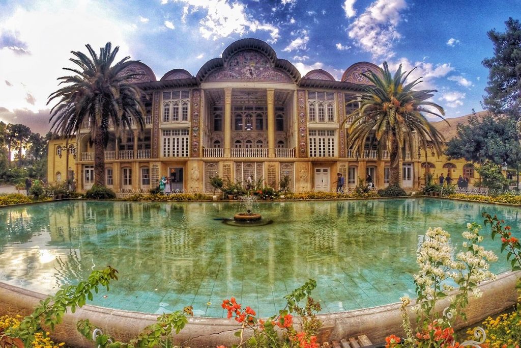مقایسه سفر هوایی و زمینی به شیراز؛ کدام به صرفه تر است؟ + جدول قیمت