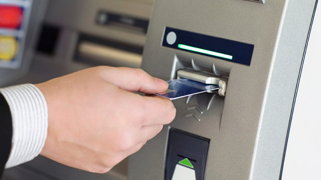 سرقت از حساب‌های بانکی از طریق کپی کردن عابربانک