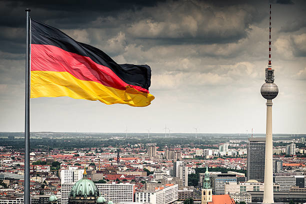 رشد اقتصادی آلمان نصف می‌شود