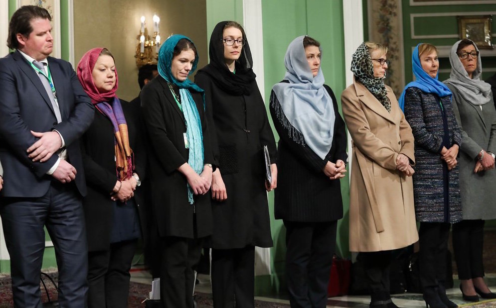 انتقاد از حجاب گذاشتن وزرای زن سوئدی در تهران  +عکس
