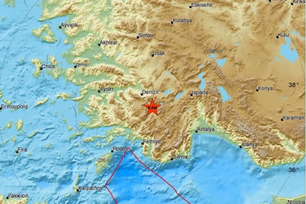 زمین‌لرزه‌ ۶.۴ریشتری غرب ترکیه را به لرزه درآورد