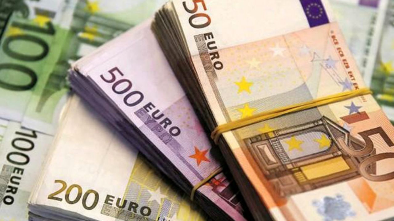 نرخ رسمی یورو کاهشی شد