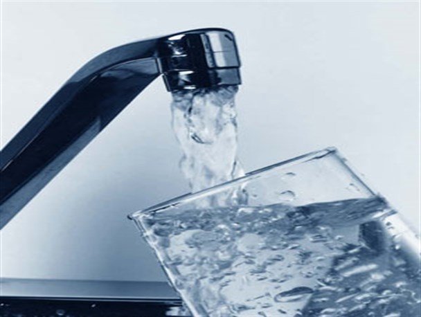 ۱۴ اثر شگفت‌انگیز آب برای بدن