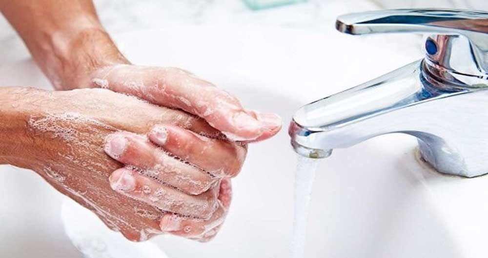 شستن وسواس‌گونه دست‌ها در منزل ضرورت ندارد