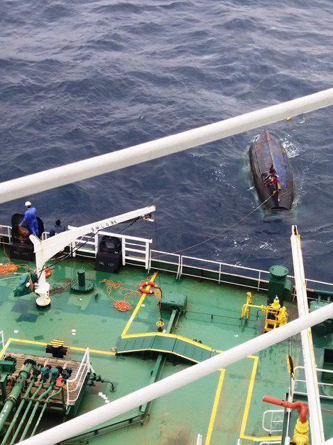 نفتکش ایرانی ۵ماهیگیر سریلانکایی را نجات داد