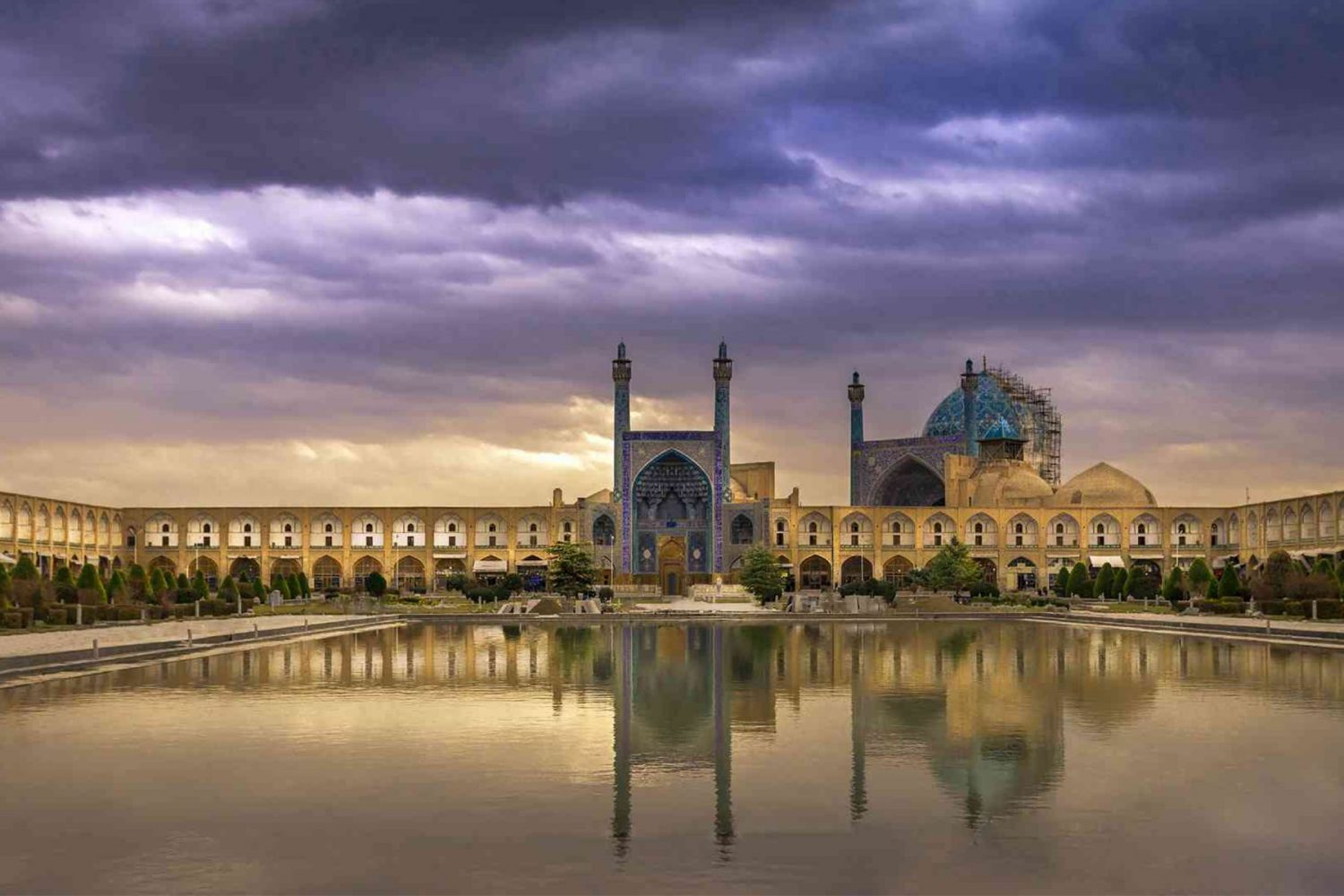۳ شب سفر رفت و برگشت هوایی به اصفهان چقدر هزینه دارد؟ + جدول قیمت