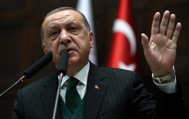 اردوغان خطاب به ماکرون: که هستی که بخواهی میانجیگری کنی!