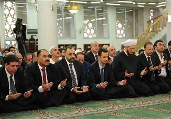 حضور اسد در نماز عید قربان +عکس