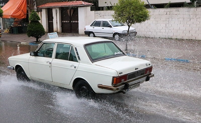 شدت باران در بازار امام اهواز +فیلم