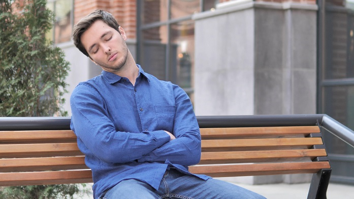 ۱۰ علت اصلی احساس خستگی / برای رفع خستگی روزانه چکار کنیم؟