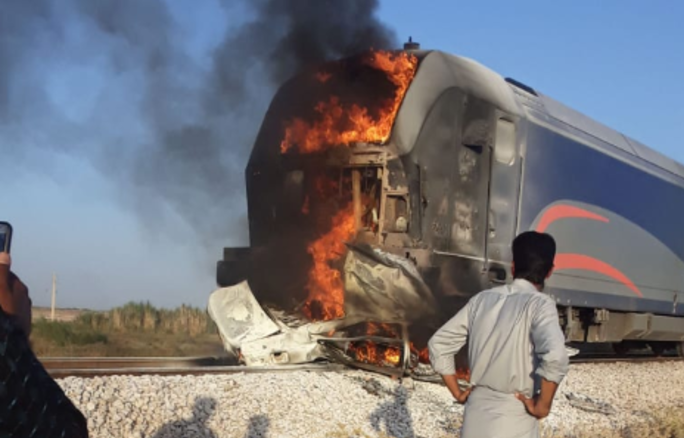 تصادف مرگبار قطار با یک پژو پارس در بندر گز