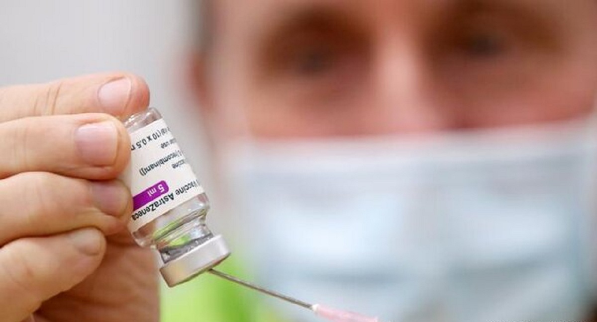انگلیس به افراد بالای ۴۰ سال واکسن یادآور کرونا تزریق می کند