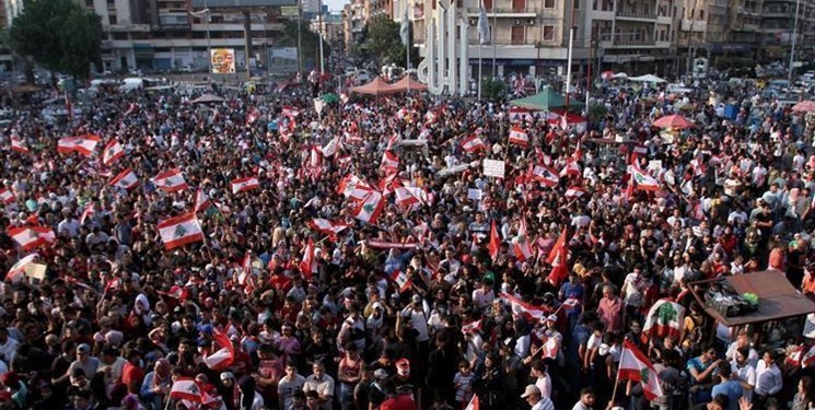 لبنانی‌ها مقابل پارلمان تظاهرات کردند