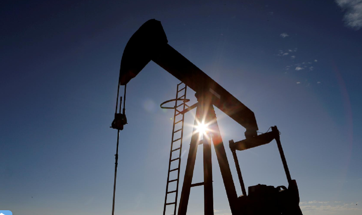 چرا قیمت نفت افزایش یافت؟/ انفجار نفتکش در عربستان سعودی بازار را آشفته کرد
