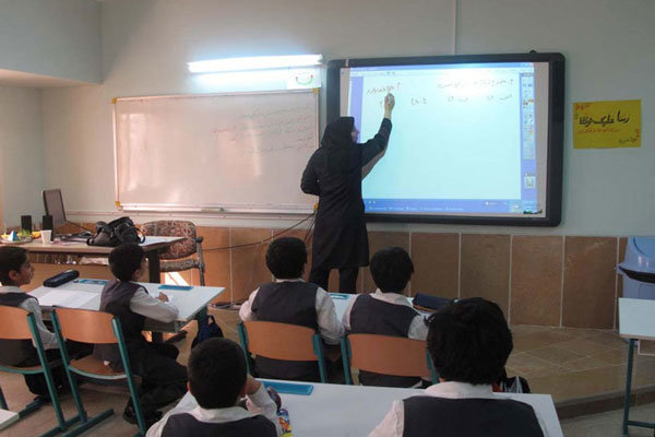 نیمی از معلمان تهرانی فقیر هستند