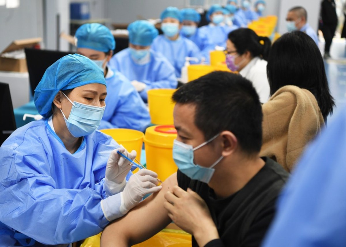 
چین ۷۵ درصد جمعیتش را واکسینه کرد