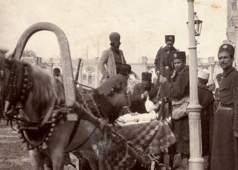 وسیله حمل پول در تهران قدیم +عکس