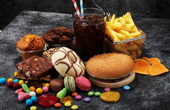 خوراکی‌هایی که منجر به چاقی شکم می‌شوند +عکس