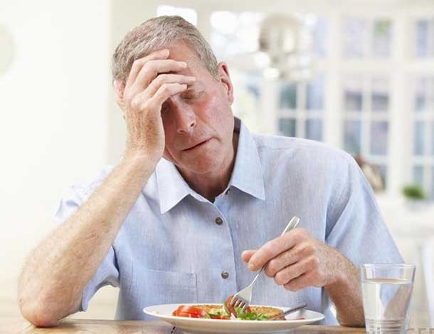 چرا برخی سالمندان غذا نمی خورند؟