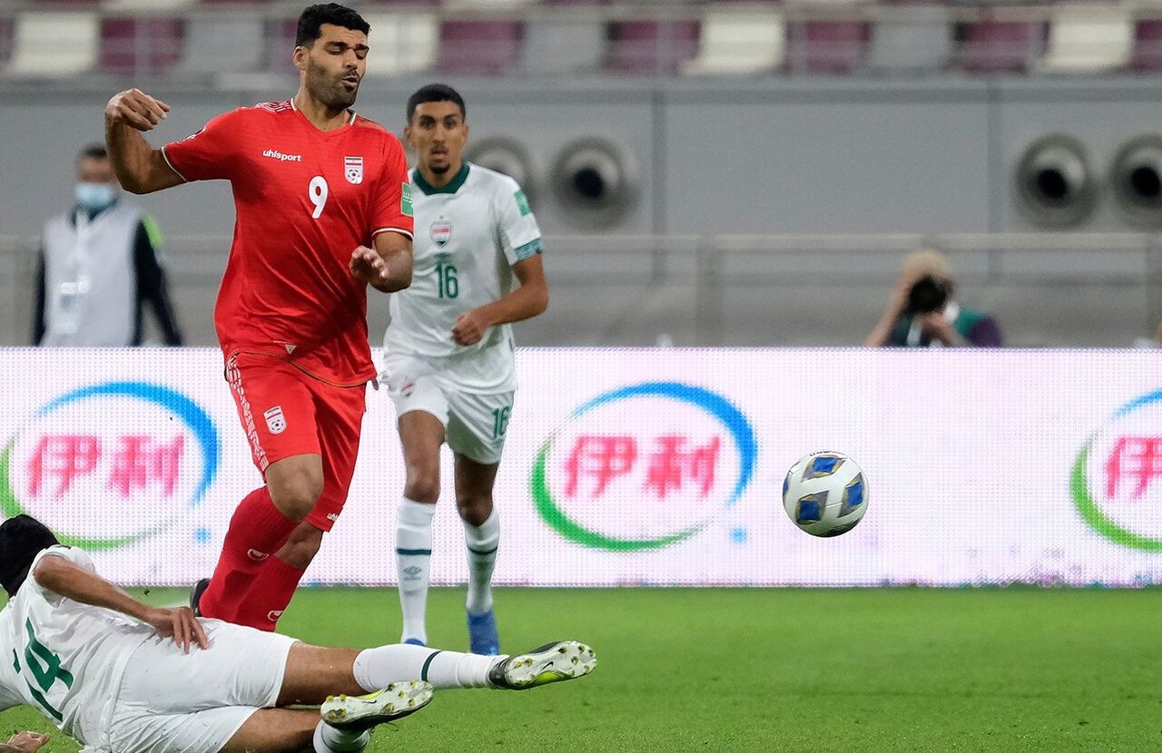 فوتبالیست های عراقی برای شکست ایران پاداش می گیرند