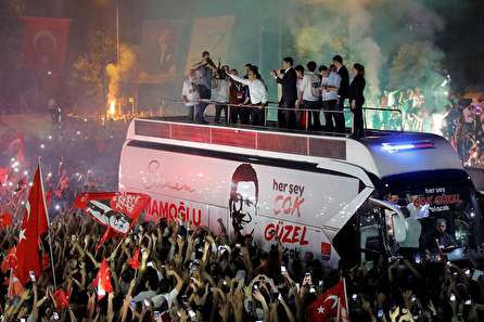 شادی مخالفان اردوغان پس از انتخابات شهرداری استانبول +فیلم