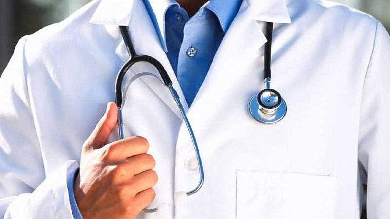 درخواست جذب ۱۰۰ هزار نیرو در وزارت بهداشت