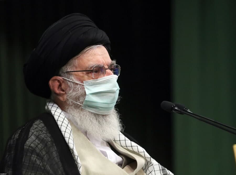 رهبر انقلاب در حرم امام خمینی(ره) +عکس