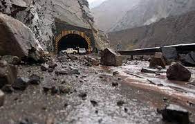  هشدار در مورد ریزش سنگ در محورهای کوهستانی البرز 
