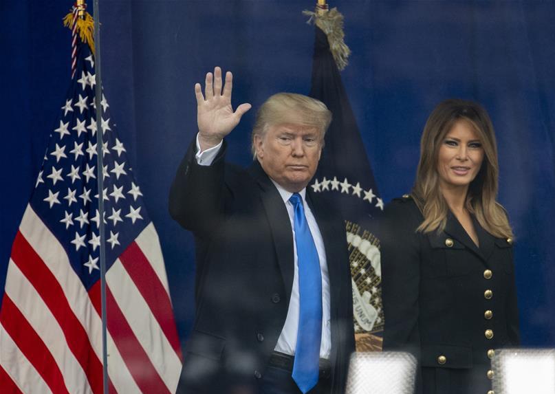 ترامپ و همسرش در مراسم رژه کهنه‌سربازان +تصاویر