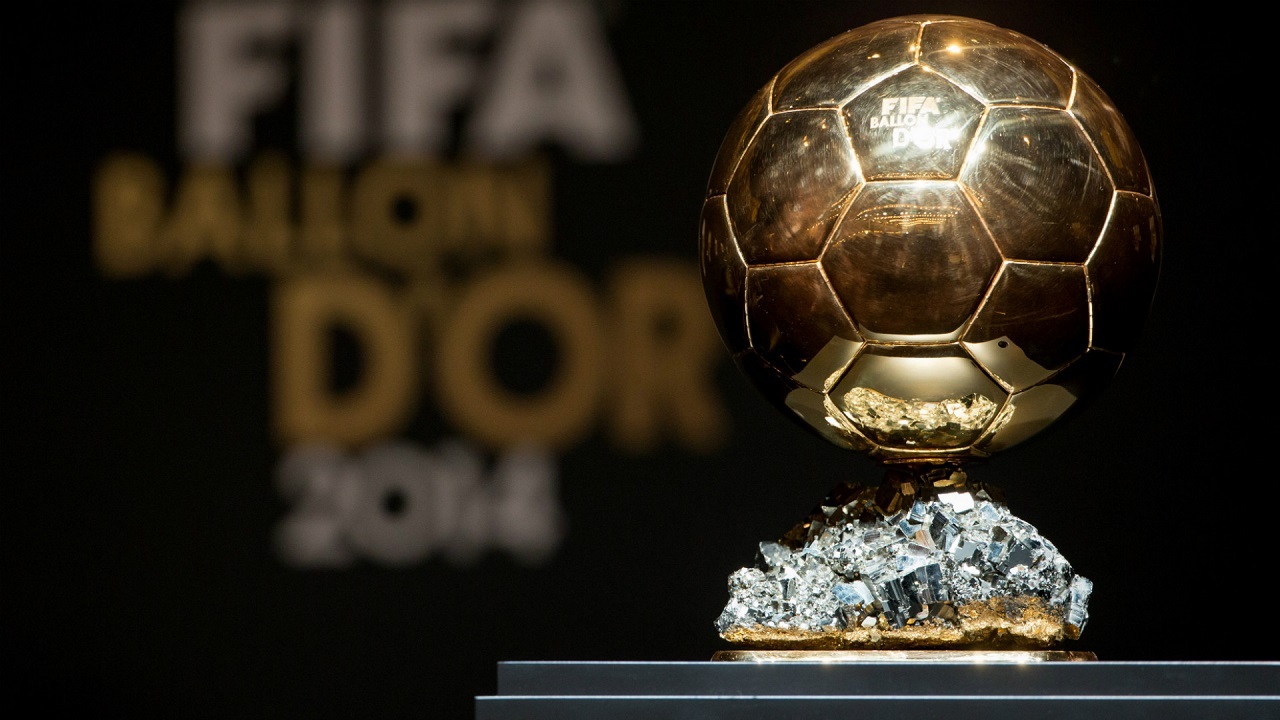 کدام فوتبالیست توپ طلا را به خانه می‌ برد؟