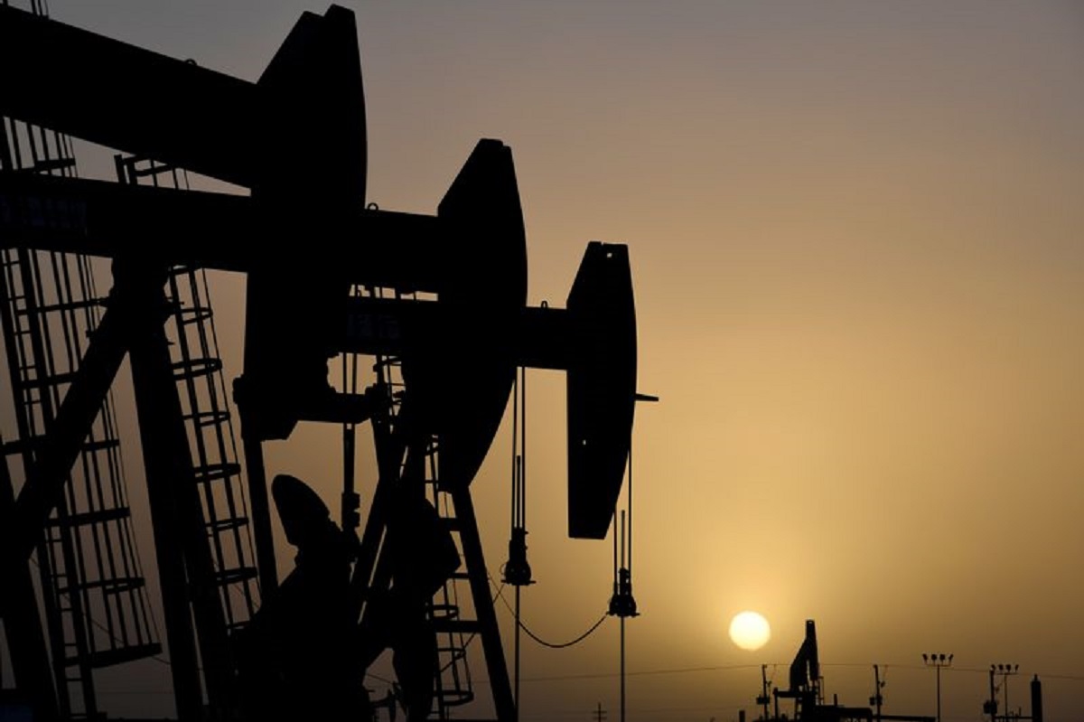 قیمت نفت در یک قدمی بالاترین سطح هفته / غلبه بازار بر نگرانی از افزایش صادرات ایران