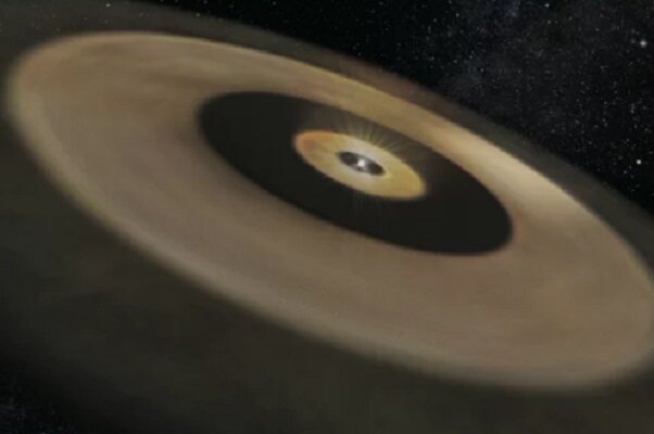یک منظومه شمسی در حال شکل‌گیری کشف شد