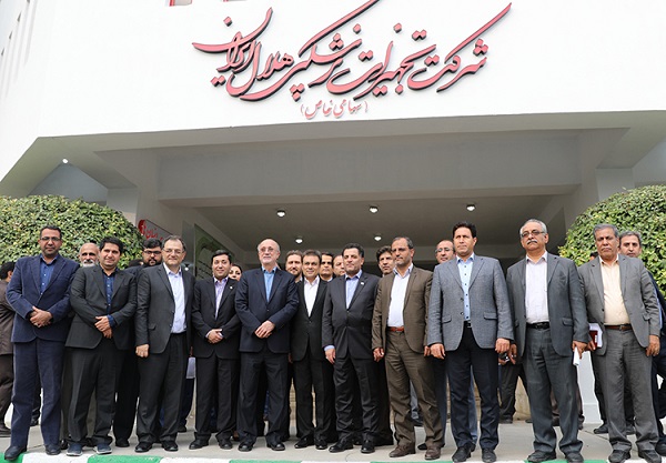 بازدید مدیرعامل بانک ملت از شرکت تجهیزات پزشکی هلال ایران