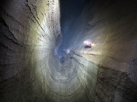 بازی با مرگ در خطرناکترین غار ایران +عکس