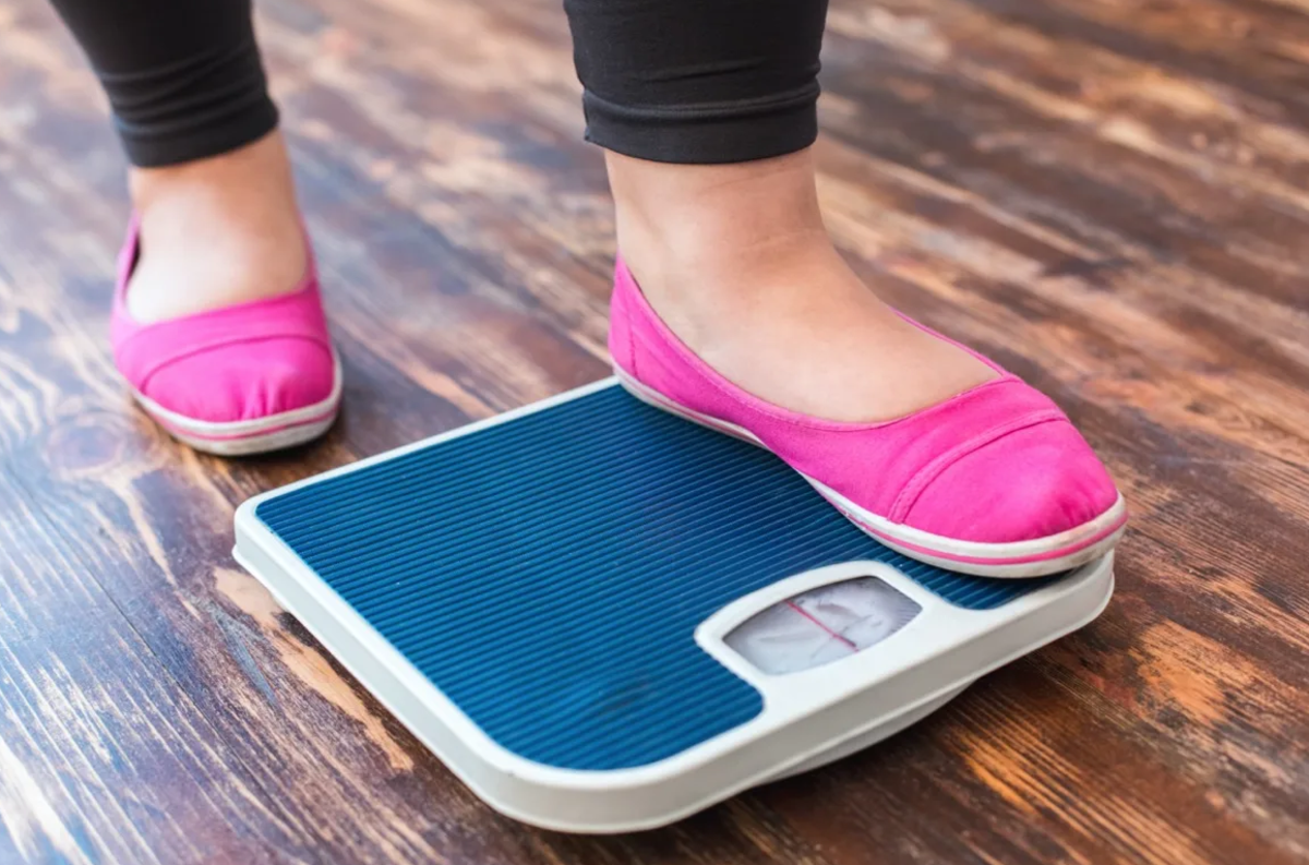 ۱۵ راهکار برای کاهش وزن در هنگام کار