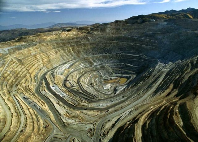 جذب تنها ۳میلیارد دلار سرمایه در بخش معدن/ تصویب ۲.۷میلیارد دلار پروانه جذب سرمایه‌گذاری خارجی در حوزه معدن