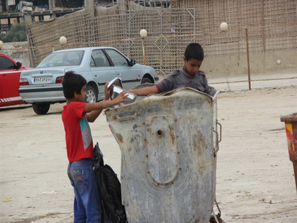 ممنوعیت پیمانکاران در به کارگیری کودکان زباله گرد
