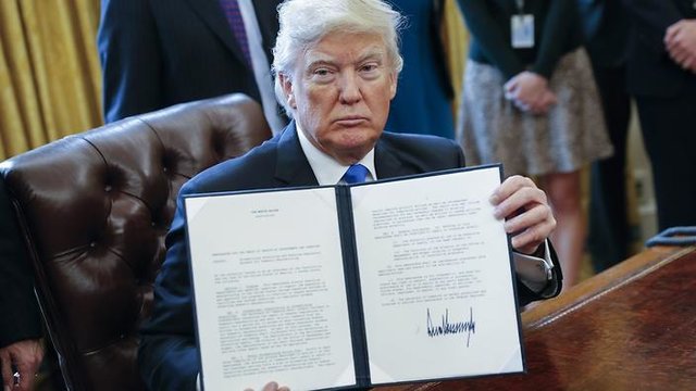 درخواست استیناف وزارت دادگستری آمریکا برای اجرای حکم مهاجرتی ترامپ