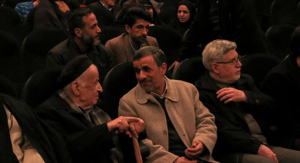 محمود احمدی‌نژاد در سینما +عکس 
