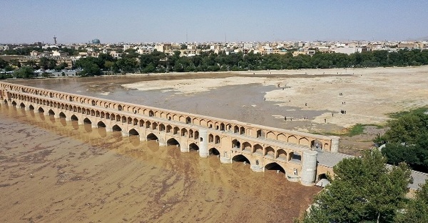 خبر خوش برای اصفهانی ها / آب زاینده رود فردا به ۳۳ پل می رسد