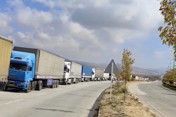 علت تشکیل صف کامیون های ایرانی در مرز ترکیه