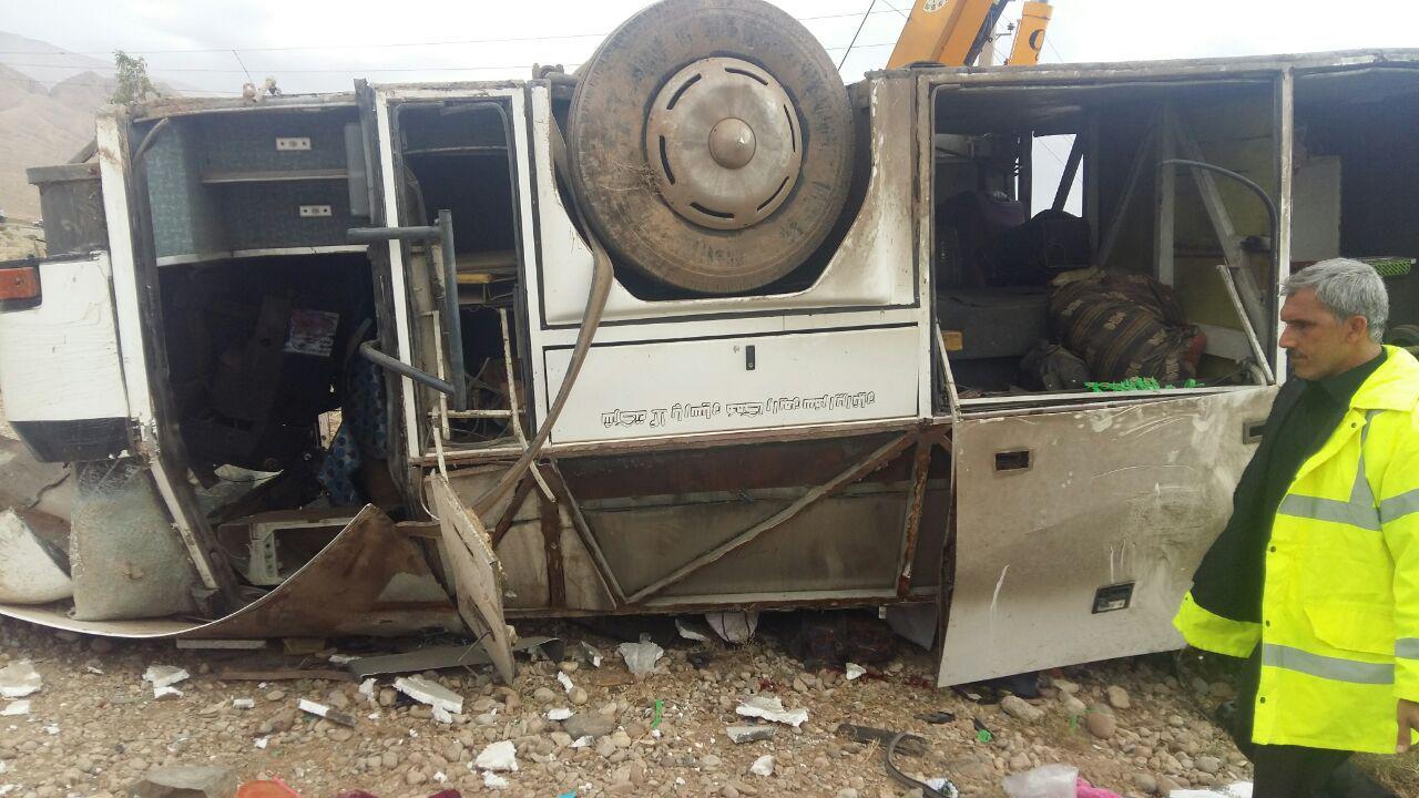 ۶فوتی در واژگونی مرگبار اتوبوس در سمنان +عکس