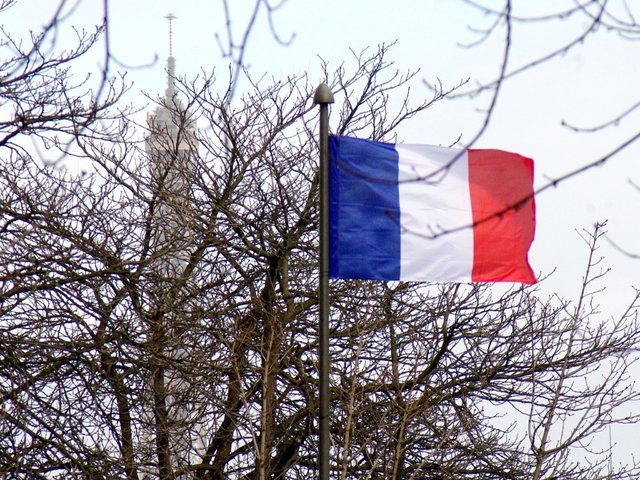 کرونا یک سوم اقتصاد فرانسه را تعطیل کرد